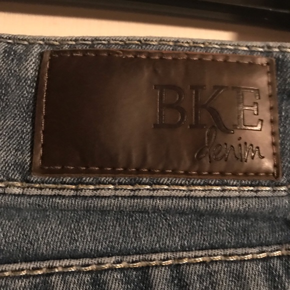 BKE Jeans Stella Size 27/Small. Distressed - Picture 6 of 12